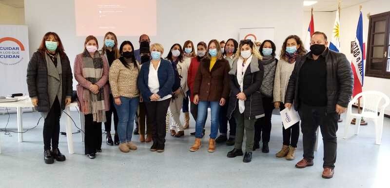 Todos los participantes parados