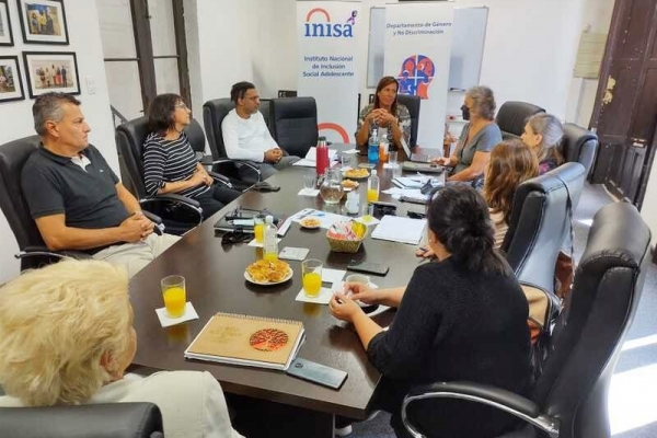 mesa-de-trabajo-con-representantes-de-las-areasC45294B8-8815-B51B-FE52-E0E9607F1265.jpg